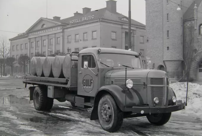 Ateljé J-Berg Gävle Fotograf Evert ”J-Berg” Jäderberg Motiv: Baltic lastbil 58 Ateljé J-Berg Gävle Fotograf Evert ”J-Berg” Jäderberg Motiv: Baltic lastbil 58