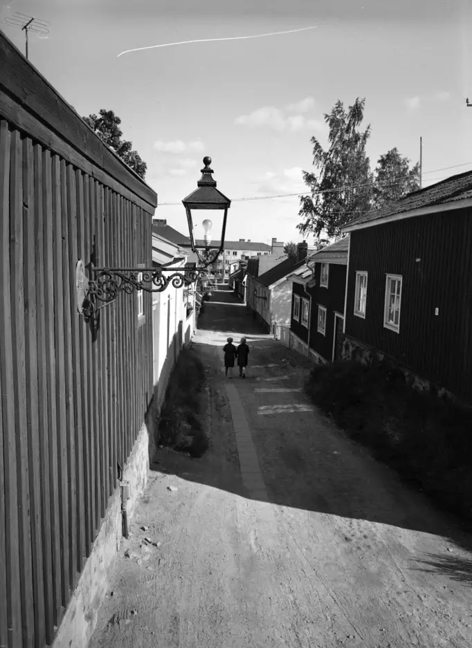 Ateljé J-Berg Gävle Fotograf Evert ”J-Berg” Jäderberg Motiv: Övre Bergsgatan Ateljé J-Berg Gävle Fotograf Evert ”J-Berg” Jäderberg Motiv: Övre Bergsgatan
