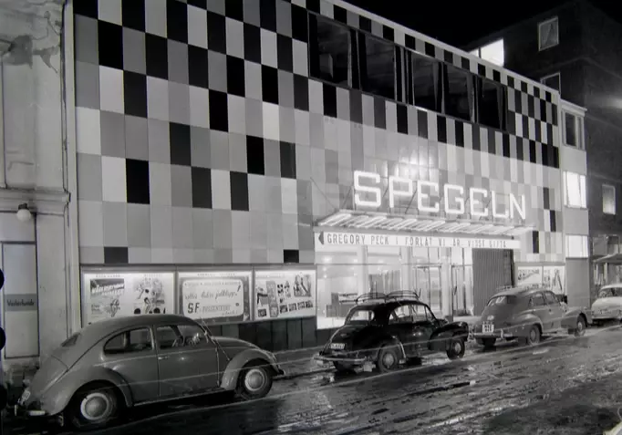 Ateljé J-Berg Gävle Fotograf Evert ”J-Berg” Jäderberg Motiv: Bion Spegeln Ateljé J-Berg Gävle Fotograf Evert ”J-Berg” Jäderberg Motiv: Bion Spegeln