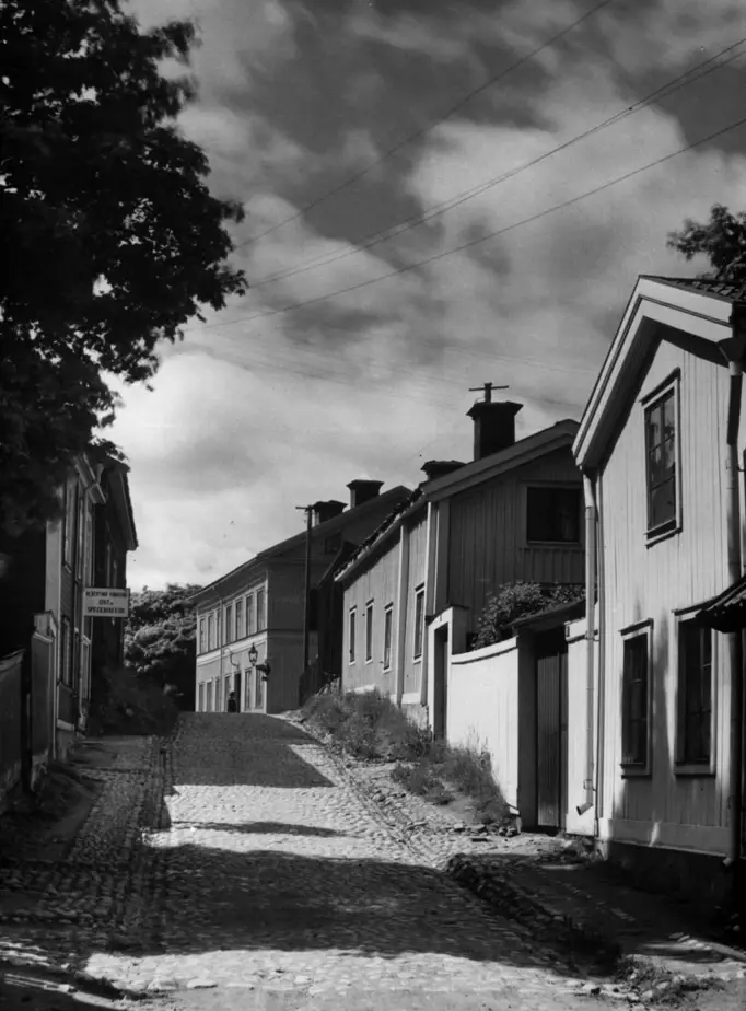 Ateljé J-Berg Gävle Fotograf Evert ”J-Berg” Jäderberg Motiv: Övre Bergsgatan Ateljé J-Berg Gävle Fotograf Evert ”J-Berg” Jäderberg Motiv: Övre Bergsgatan