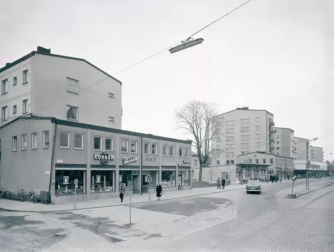 Ateljé J-Berg Gävle Fotograf Evert ”J-Berg” Jäderberg Motiv: Kungsgatan på Söder Ateljé J-Berg Gävle Fotograf Evert ”J-Berg” Jäderberg Motiv: Kungsgatan på Söder